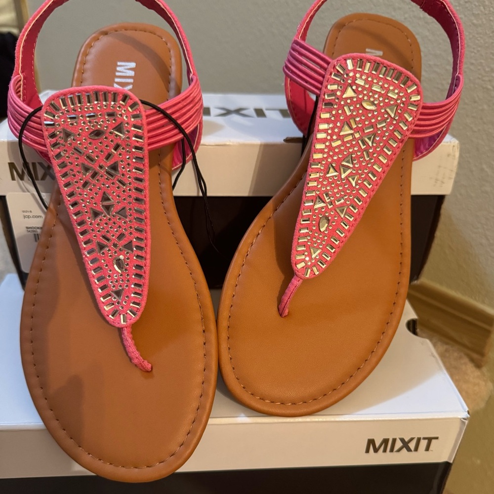 Mixit - Women's Gillian T-Strap Flat Sandals (NWT)